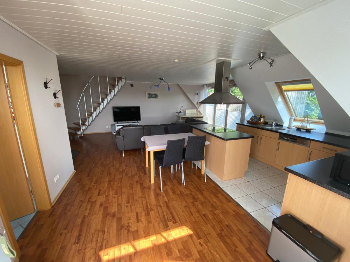 Moderne Maisonette-Wohnung Am Karpfenteich; Modern Apartment With View Of The Carp Pond Barmstedt Eksteriør bilde