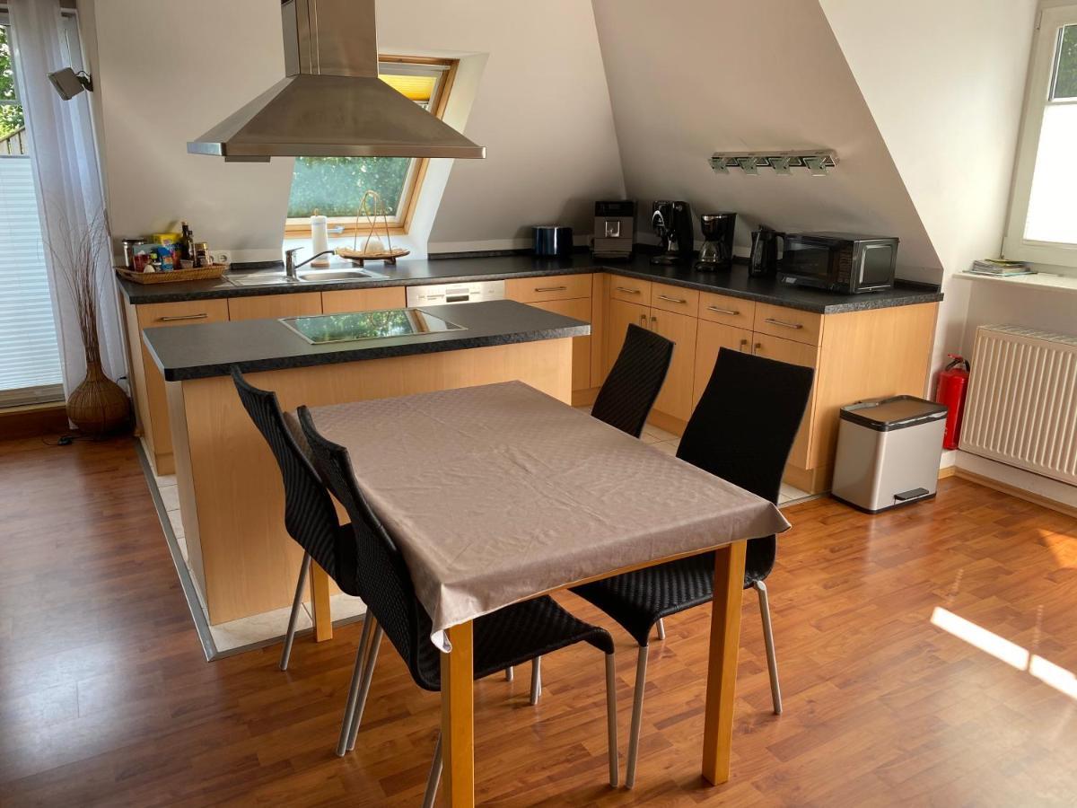 Moderne Maisonette-Wohnung Am Karpfenteich; Modern Apartment With View Of The Carp Pond Barmstedt Eksteriør bilde