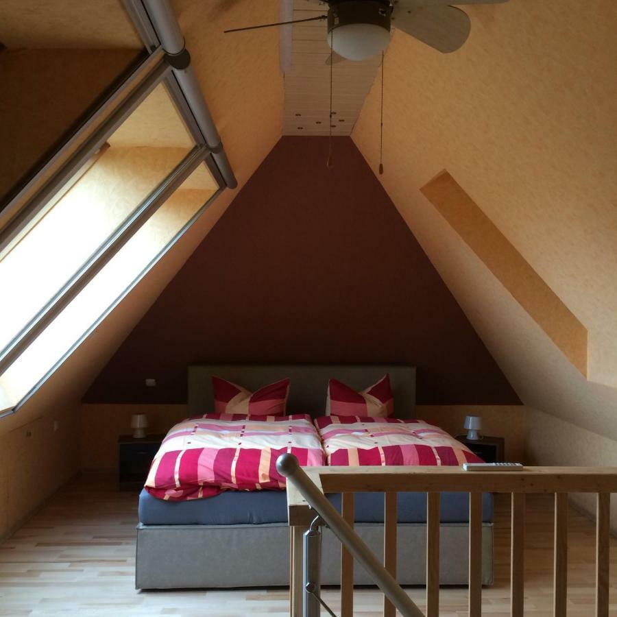 Moderne Maisonette-Wohnung Am Karpfenteich; Modern Apartment With View Of The Carp Pond Barmstedt Eksteriør bilde