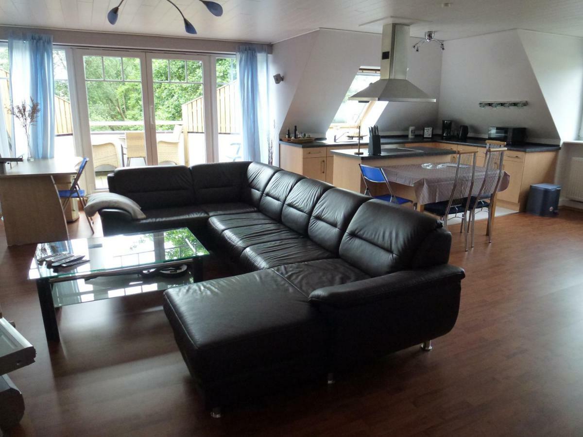 Moderne Maisonette-Wohnung Am Karpfenteich; Modern Apartment With View Of The Carp Pond Barmstedt Eksteriør bilde
